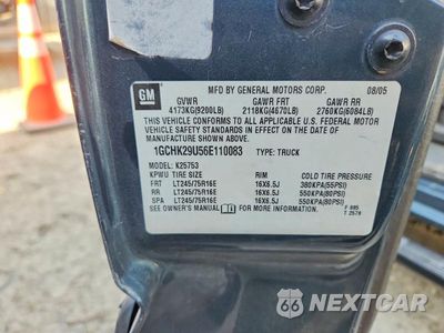 Zdjęcie 12 z 12 samochodu: 2006 CHEVROLET SILVERADO K2500 HEAVY DUTY VIN:1GCHK29U56E110083 - miniatura