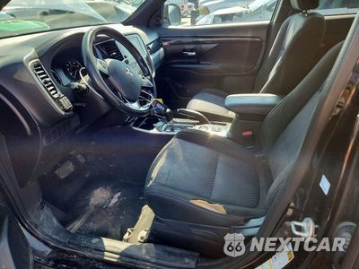 Zdjęcie 7 z 13 samochodu: 2018 MITSUBISHI OUTLANDER SE VIN:JA4AD3A32JZ021989 - miniatura