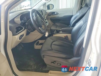 Zdjęcie 7 z 12 samochodu: 2024 CHRYSLER PACIFICA HYBRID SELECT VIN:2C4RC1S72RR123803 - miniatura