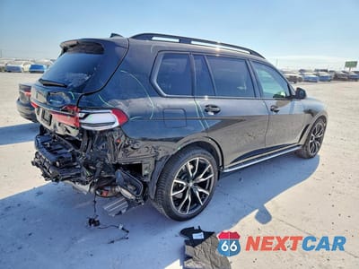 Trzecie zdjęcie samochodu z tyłu: 2021 BMW X7 XDRIVE40I VIN:5UXCW2C01M9F60115 - miniatura