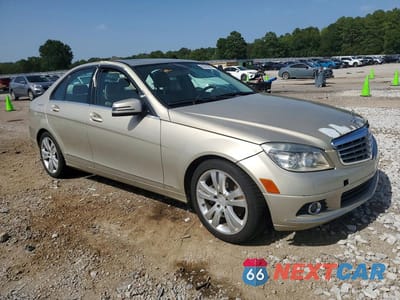 Czwarte zdjęcie samochodu z boku: 2011 MERCEDES-BENZ C 300 VIN:WDDGF5EB0BA471038 - miniatura