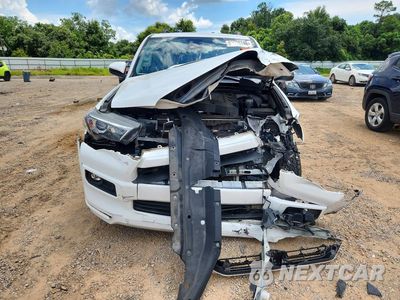 Piąte zdjęcie samochodu w środku: 2022 TOYOTA 4RUNNER TRD SPORT VIN:JTEAU5JR3N5275046 - miniatura