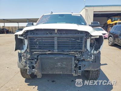 Piąte zdjęcie samochodu w środku: 2022 RAM 2500 BIG HORN/LONE STAR VIN:3C6UR5DL3NG436490 - miniatura