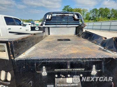 Zdjęcie 10 z 13 samochodu: 2022 CHEVROLET SILVERADO C3500 VIN:1GB4WREY3NF344952 - miniatura