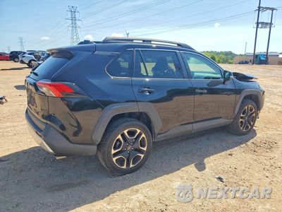 Trzecie zdjęcie samochodu z tyłu: 2021 TOYOTA RAV4 ADVENTURE VIN:2T3J1RFV1MW159636 - miniatura