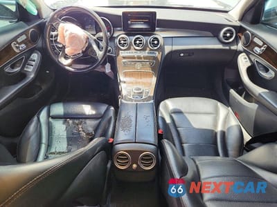 Zdjęcie 8 z 12 samochodu: 2017 MERCEDES-BENZ C 300 4MATIC VIN:55SWF4KB3HU227922 - miniatura