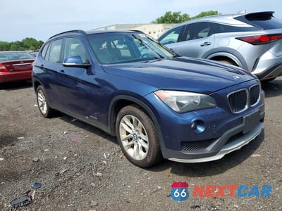 Czwarte zdjęcie samochodu z boku: 2015 BMW X1 XDRIVE28I VIN:WBAVL1C56FVY26435 - miniatura