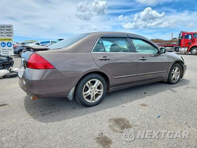 Trzecie zdjęcie samochodu z tyłu: 2006 HONDA ACCORD EX VIN:1HGCM56756A102188 - miniatura