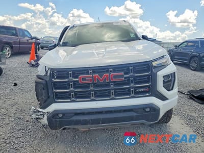 Piąte zdjęcie samochodu w środku: 2024 GMC CANYON AT4 VIN:1GTP6DEKXR1320058 - miniatura