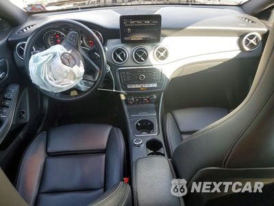 Zdjęcie 8 z 13 samochodu: 2019 MERCEDES-BENZ CLA 250 4MATIC VIN:WDDSJ4GB9KN724205 - miniatura