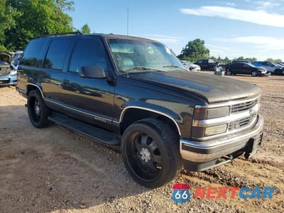 Czwarte zdjęcie samochodu z boku: 1996 CHEVROLET TAHOE K1500 VIN:1GNEK13R1TJ324046 - miniatura