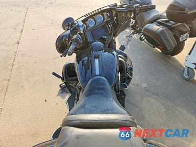 Zdjęcie 6 z 8 samochodu: 2021 HARLEY-DAVIDSON FLHTK VIN:1HD1KEF18MB604335 - miniatura