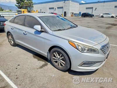 Czwarte zdjęcie samochodu z boku: 2015 HYUNDAI SONATA SE VIN:5NPE24AFXFH172977 - miniatura