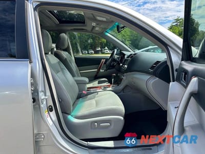 Zdjęcie 9 z 10 samochodu: 2012 TOYOTA HIGHLANDER HYBRID LIMITED VIN:JTEDC3EH8C2007226 - miniatura