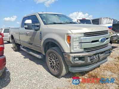 Czwarte zdjęcie samochodu z boku: 2017 FORD F350 SUPER DUTY VIN:1FT8W3BT3HEE02295 - miniatura