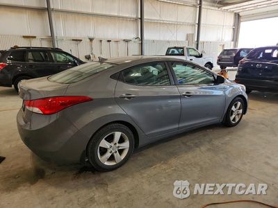 Trzecie zdjęcie samochodu z tyłu: 2013 HYUNDAI ELANTRA GLS VIN:5NPDH4AE3DH354227 - miniatura