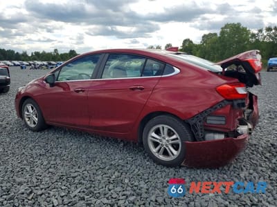 Drugie zdjęcie samochodu z przodu: 2018 CHEVROLET CRUZE LT VIN:1G1BE5SM0J7161649 - miniatura