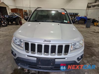 Piąte zdjęcie samochodu w środku: 2011 JEEP COMPASS SPORT VIN:1J4NF1FB5BD251573 - miniatura