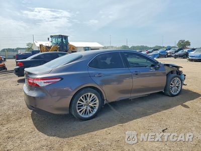 Trzecie zdjęcie samochodu z tyłu: 2018 TOYOTA CAMRY XLE VIN:4T1B11HK5JU119797 - miniatura