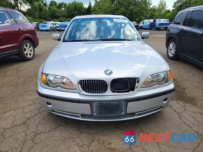 Piąte zdjęcie samochodu w środku: 2004 BMW 330 XI VIN:WBAEW53404PN36277 - miniatura