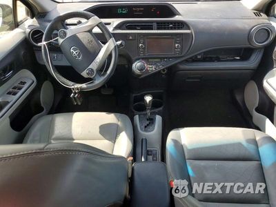 Zdjęcie 8 z 12 samochodu: 2013 TOYOTA PRIUS C FOUR VIN:JTDKDTB31D1041792 - miniatura