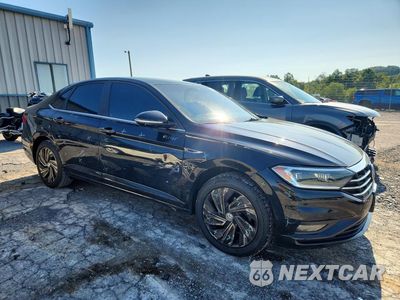 Czwarte zdjęcie samochodu z boku: 2019 VOLKSWAGEN JETTA SEL PREMIUM VIN:3VWGB7BU2KM177745 - miniatura
