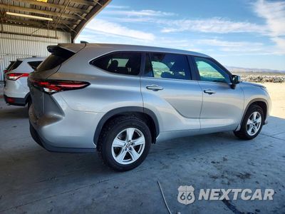 Trzecie zdjęcie samochodu z tyłu: 2024 TOYOTA HIGHLANDER LE VIN:5TDKDRAH2RS537436 - miniatura