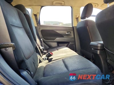 Zdjęcie 11 z 13 samochodu: 2015 MITSUBISHI OUTLANDER ES VIN:JA4AD2A31FZ003212 - miniatura