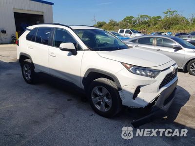 Czwarte zdjęcie samochodu z boku: 2021 TOYOTA RAV4 XLE VIN:2T3W1RFV8MC155266 - miniatura