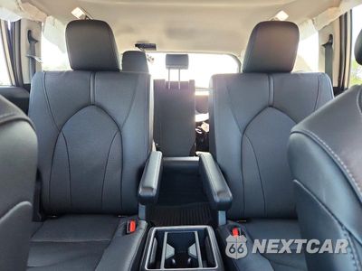 Zdjęcie 10 z 13 samochodu: 2025 TOYOTA GRAND HIGHLANDER HYBRID LIMITED VIN:5TDACAB53SS063636 - miniatura