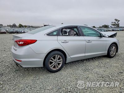 Trzecie zdjęcie samochodu z tyłu: 2015 HYUNDAI SONATA SE VIN:5NPE24AF0FH226013 - miniatura