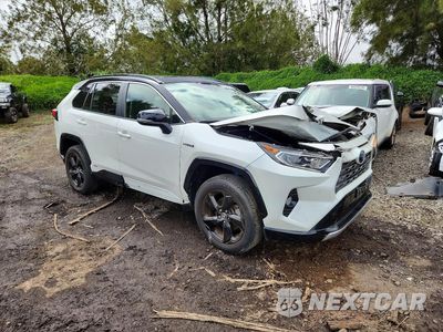 Czwarte zdjęcie samochodu z boku: 2020 TOYOTA RAV4 XSE VIN:JTMEWRFV1LJ047855 - miniatura
