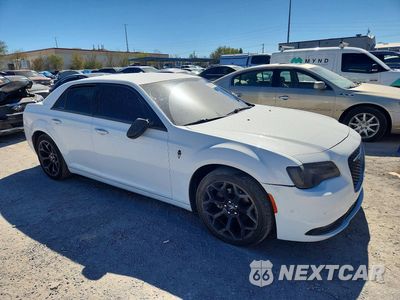 Czwarte zdjęcie samochodu z boku: 2019 CHRYSLER 300 S VIN:2C3CCABG8KH602314 - miniatura
