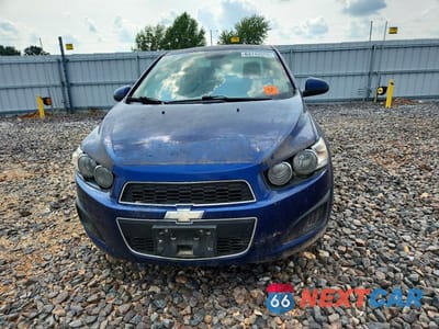 Piąte zdjęcie samochodu w środku: 2013 CHEVROLET SONIC LS VIN:1G1JA5SHXD4238415 - miniatura