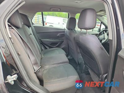 Zdjęcie 10 z 12 samochodu: 2018 CHEVROLET TRAX LS VIN:3GNCJNSB3JL210609 - miniatura
