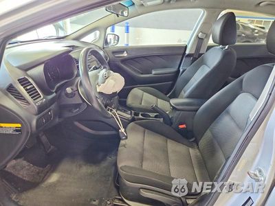 Zdjęcie 7 z 12 samochodu: 2017 KIA FORTE LX VIN:3KPFK4A75HE013630 - miniatura