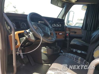 Zdjęcie 8 z 13 samochodu: 2019 FREIGHTLINER CASCADIA 126 SEMI TRUCK VIN:3AKJHHDR4KSKH5966 - miniatura