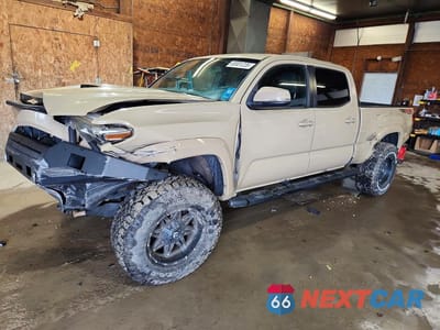 2016 TOYOTA TACOMA TRD SPORT 5TFDZ5BN2GX011211 - główne zdjęcie licytacji z USA - miniatura