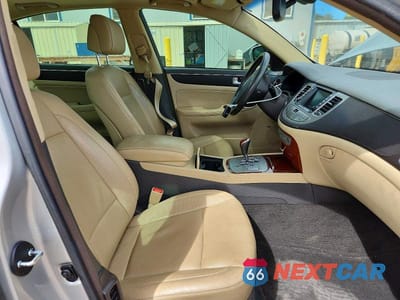 Zdjęcie 7 z 12 samochodu: 2013 HYUNDAI GENESIS 3.8L VIN:KMHGC4DD4DU257747 - miniatura
