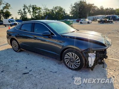 Czwarte zdjęcie samochodu z boku: 2025 HYUNDAI SONATA HYBRID LIMITED VIN:KMHL54JJ0SA121018 - miniatura