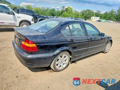Trzecie zdjęcie samochodu z tyłu: 2005 BMW 325 XI VIN:WBAEU33445PR18954 - miniatura