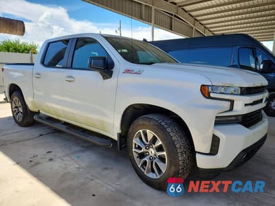 Czwarte zdjęcie samochodu z boku: 2019 CHEVROLET SILVERADO K1500 RST VIN:1GCUYEED9KZ342810 - miniatura