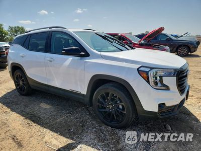 Czwarte zdjęcie samochodu z boku: 2023 GMC TERRAIN SLT VIN:3GKALVEG7PL129935 - miniatura