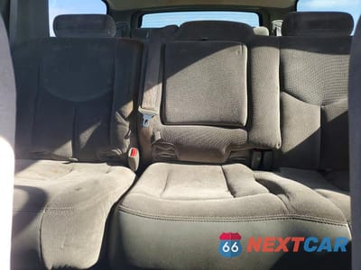 Zdjęcie 10 z 13 samochodu: 2004 GMC YUKON XL K1500 VIN:3GKFK16T74G185519 - miniatura