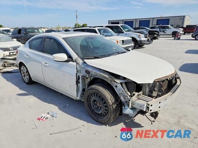 Czwarte zdjęcie samochodu z boku: 2017 ACURA ILX BASE WATCH PLUS VIN:19UDE2F33HA014627 - miniatura