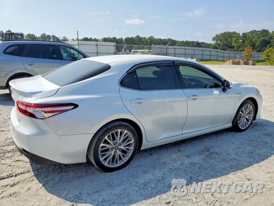 Trzecie zdjęcie samochodu z tyłu: 2018 TOYOTA CAMRY HYBRID XLE VIN:4T1B21HK2JU006743 - miniatura