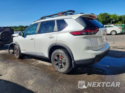 Drugie zdjęcie samochodu z przodu: 2025 NISSAN ROGUE ROCK CREEK VIN:5N1BT3BBXSC786645 - miniatura