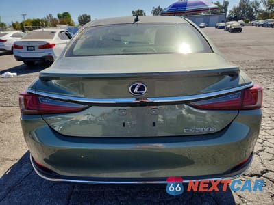 Zdjęcie 6 z 12 samochodu: 2019 LEXUS ES 300H VIN:JTHB21B12K2038284 - miniatura
