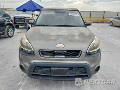Piąte zdjęcie samochodu w środku: 2013 KIA SOUL BASE VIN:KNDJT2A52D7494800 - miniatura