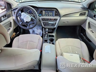 Zdjęcie 8 z 13 samochodu: 2017 HYUNDAI SONATA SPORT VIN:5NPE34AF2HH569860 - miniatura